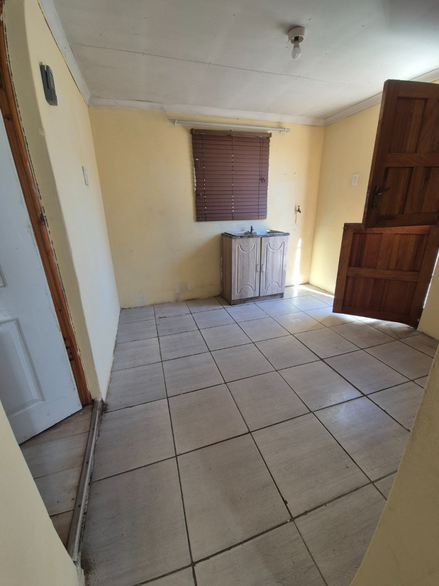 2 Bedroom Property for Sale in Kwazakhele Eastern Cape